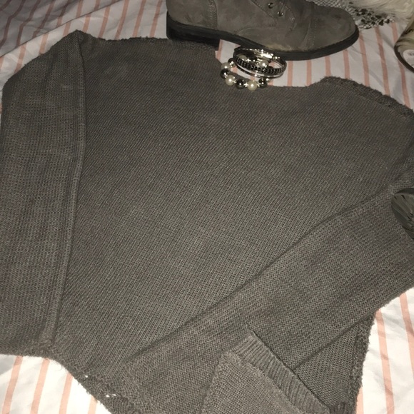 ⭐️ CONVERSE SWEATER ⭐️ LIKE NEW ⭐️ Size XS - Picture 5 of 7